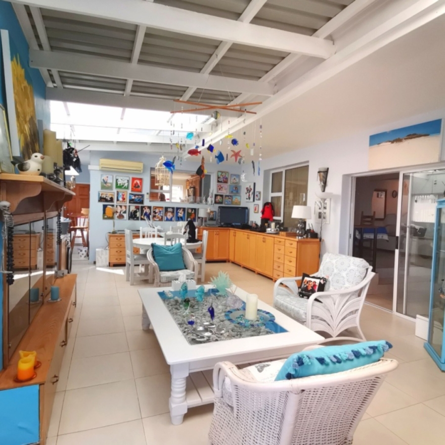 5 Bedroom Property for Sale in Sandbaai Western Cape